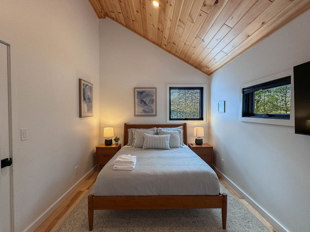 DREAMLAND | Luxe Waterfront Villa, Hot tub + Sauna - Fryeburg DREAMLAND | Luxe Waterfront Villa, Hot tub + Sauna - Fryeburg