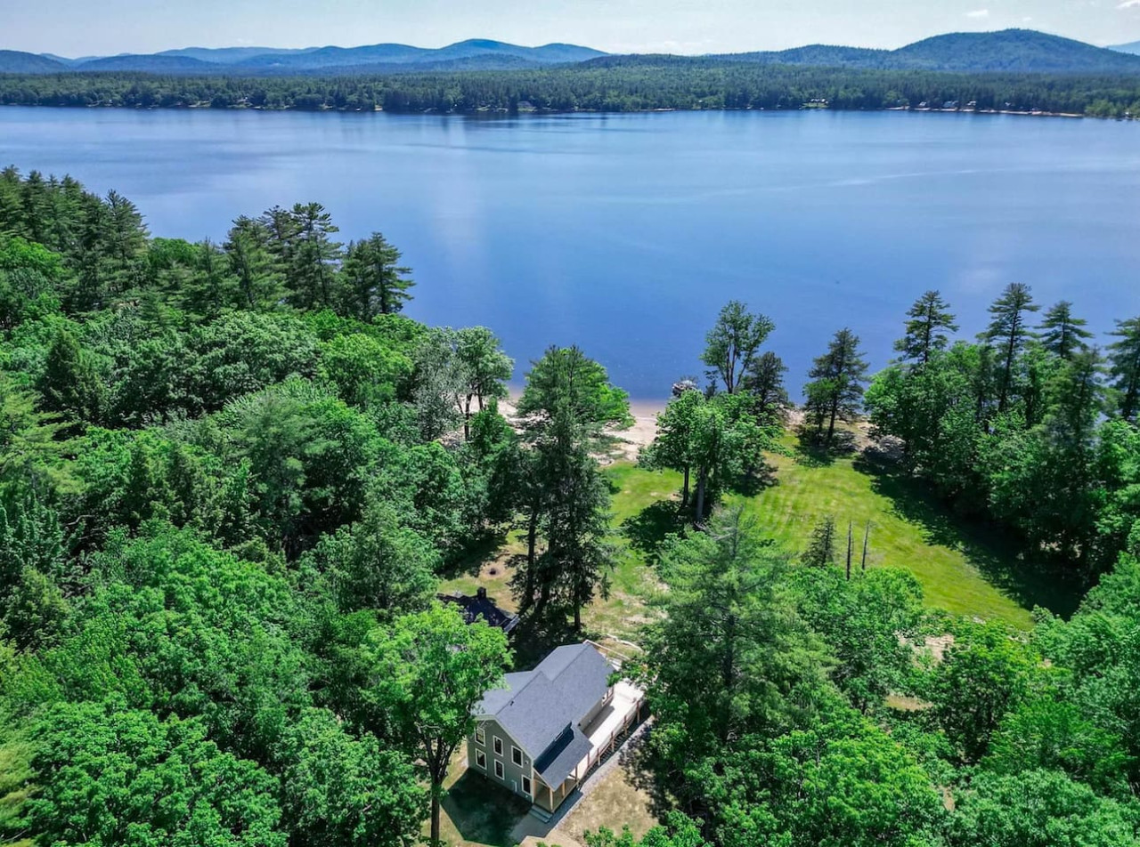 DREAMLAND | Luxe Waterfront Villa, Hot tub + Sauna - Fryeburg DREAMLAND | Luxe Waterfront Villa, Hot tub + Sauna - Fryeburg