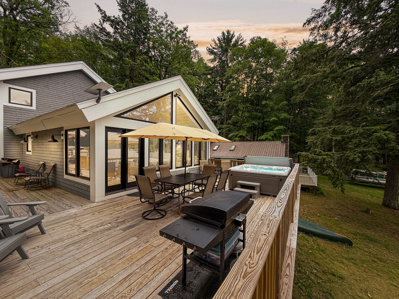 DREAMLAND | Luxe Waterfront Villa, Hot tub + Sauna - Fryeburg DREAMLAND | Luxe Waterfront Villa, Hot tub + Sauna - Fryeburg