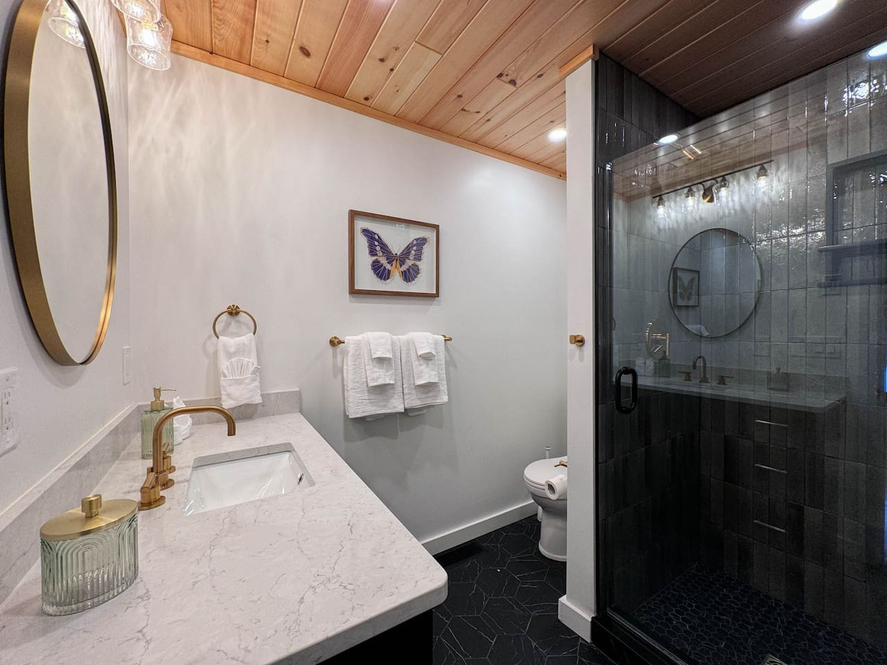 DREAMLAND | Luxe Waterfront Villa, Hot tub + Sauna - Fryeburg DREAMLAND | Luxe Waterfront Villa, Hot tub + Sauna - Fryeburg