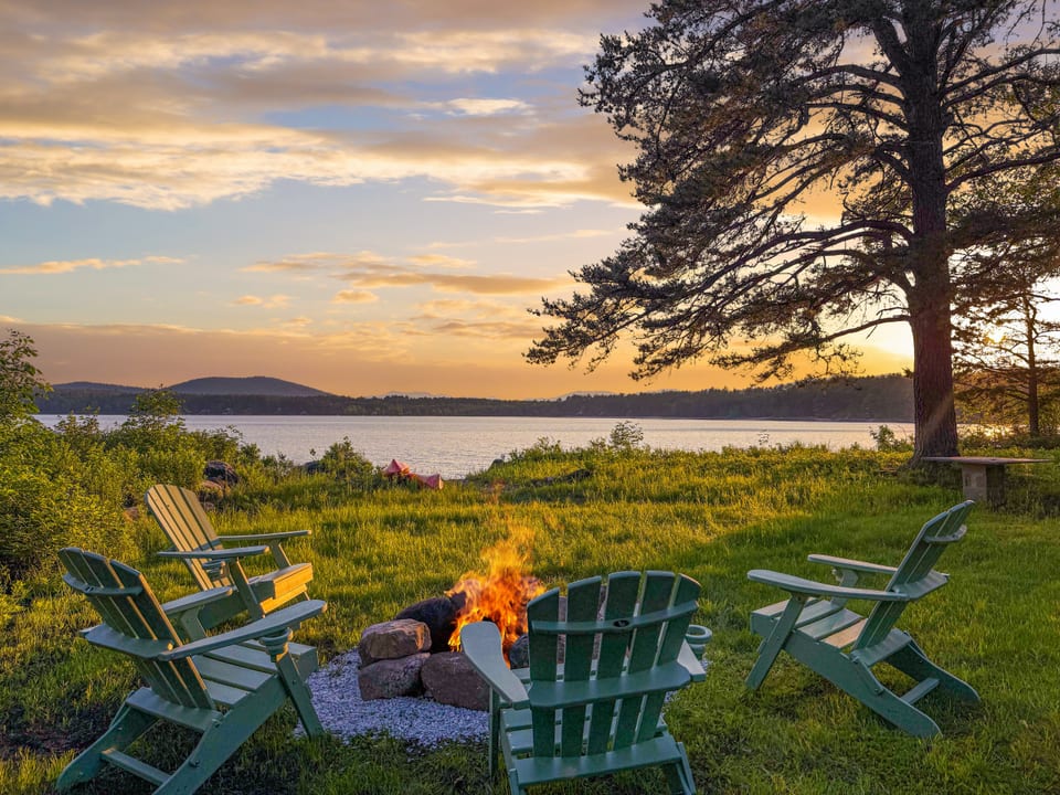 Dreamland | Luxe Waterfront Villa, Hot tub + Sauna - Fryeburg