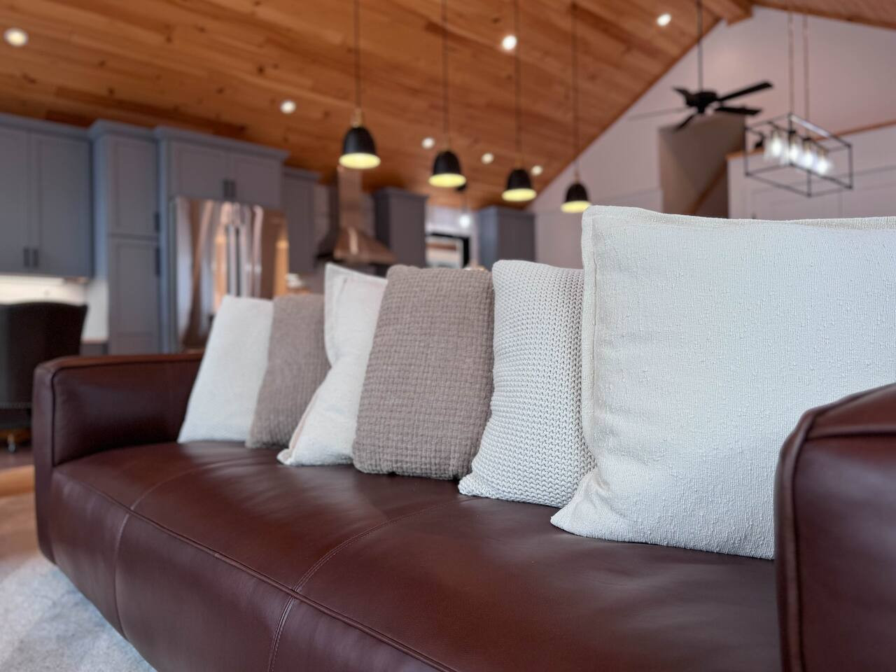 DREAMLAND | Luxe Waterfront Villa, Hot tub + Sauna - Fryeburg DREAMLAND | Luxe Waterfront Villa, Hot tub + Sauna - Fryeburg