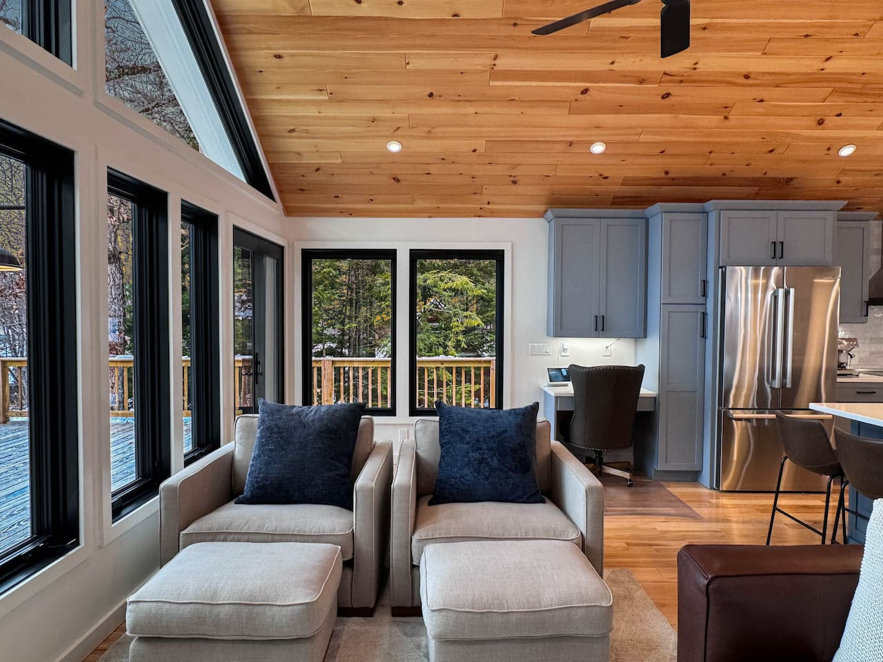 DREAMLAND | Luxe Waterfront Villa, Hot tub + Sauna - Fryeburg DREAMLAND | Luxe Waterfront Villa, Hot tub + Sauna - Fryeburg