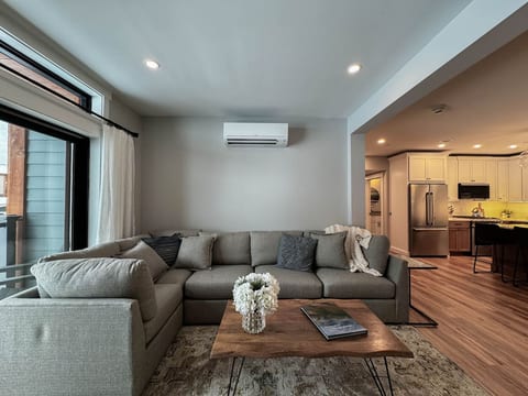 Summit View | New Build, Ski in/out, All Year Pool