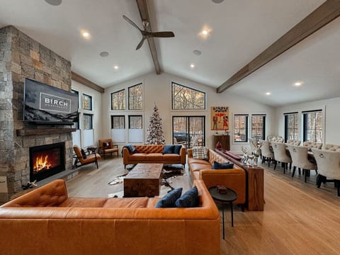 Northern Luxe | Brand New, Views, Hot tub, Games