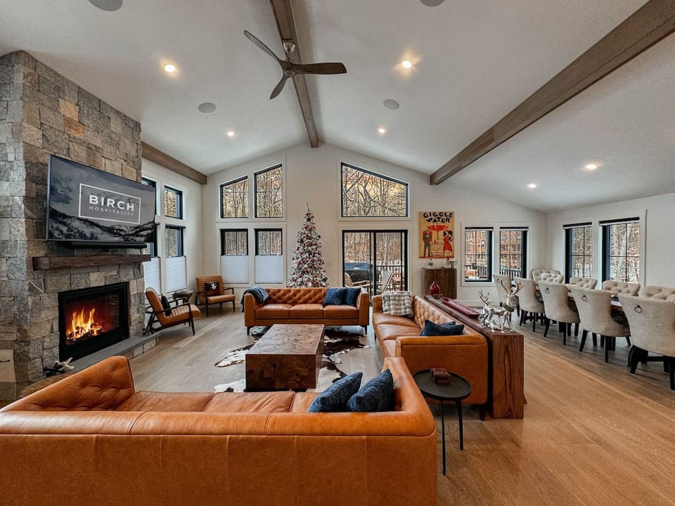 Northern Luxe | Brand New, Views, Hot tub, Games - Intervale