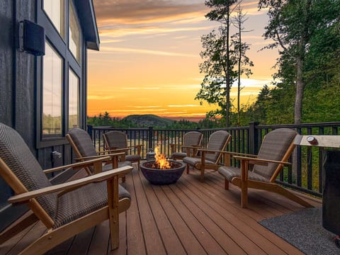 Northern Luxe | Brand New, Views, Hot tub, Games