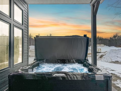 Northern Luxe | Brand New, Views, Hot tub, Games