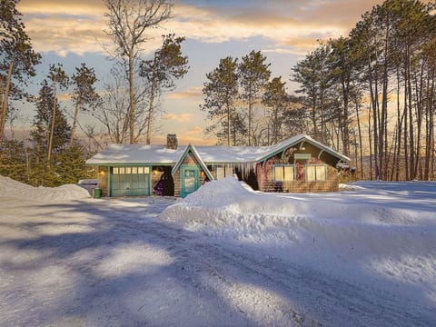 Ridge View Chalet | Incredible Views & Location