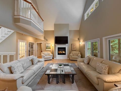 The Great Escape | 6100 ft.² | Theater | Hot Tub