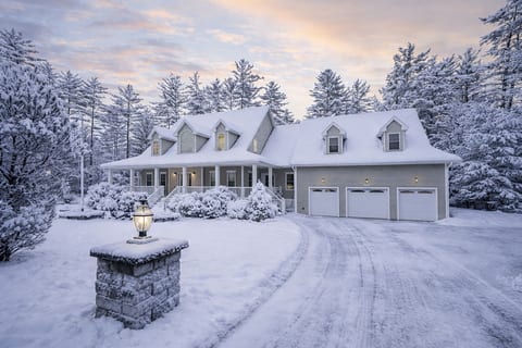 The Great Escape | 6100 ft.² | Theater | Hot Tub