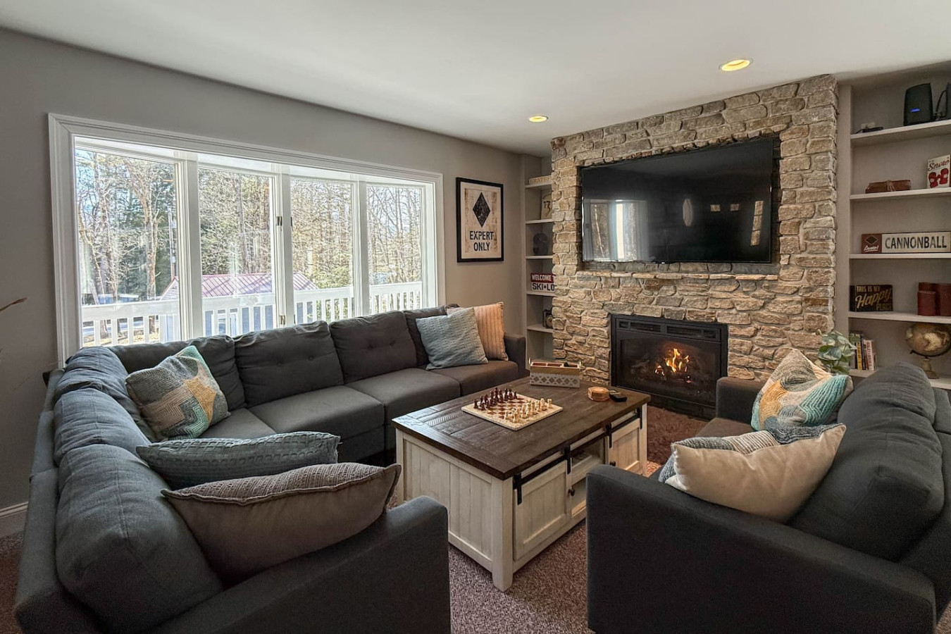 The West Nest | Private, Hot Tub, Central, 4 Bdrm