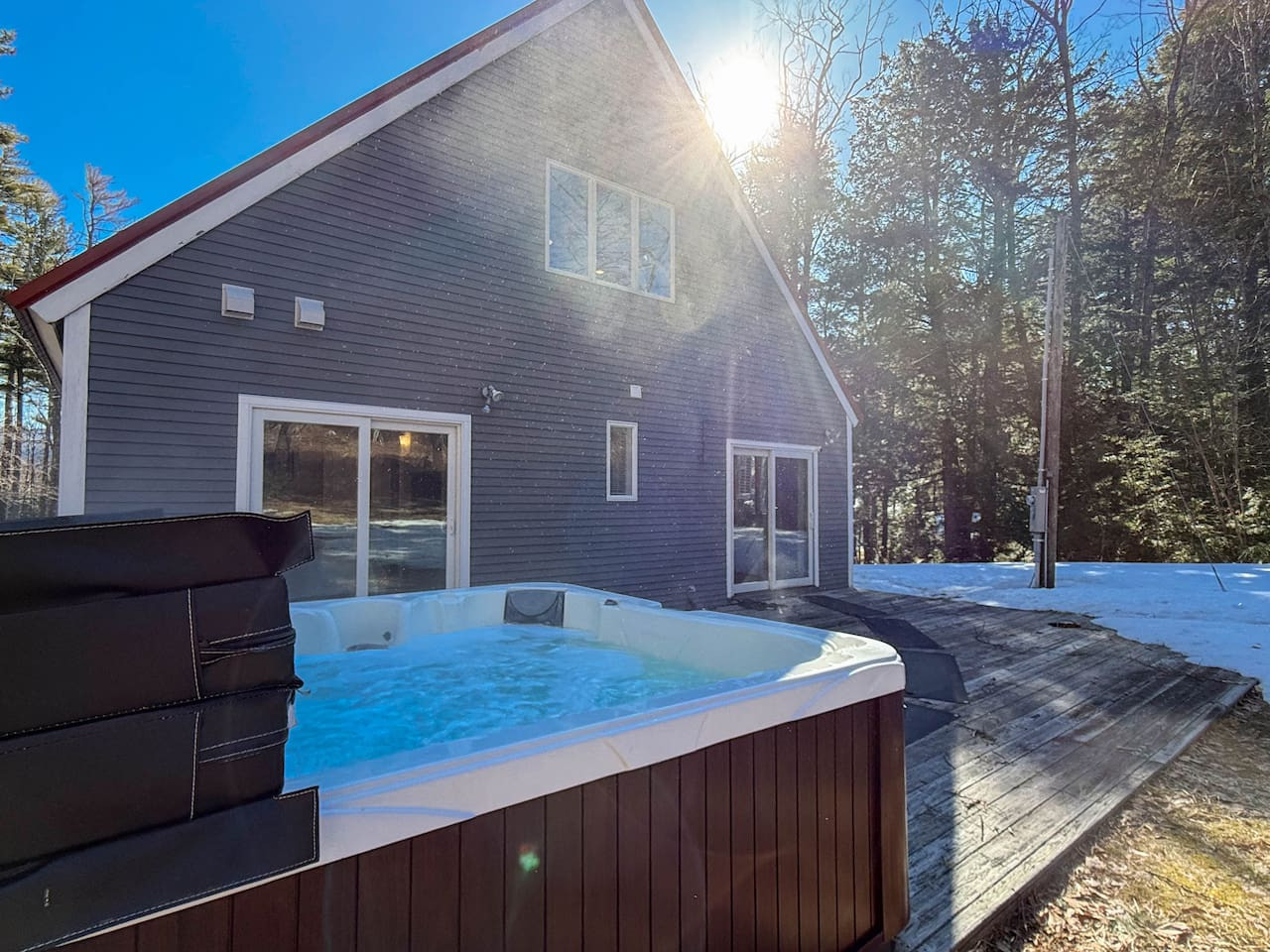 The West Nest | Private, Hot Tub, Central, 4 Bdrm
