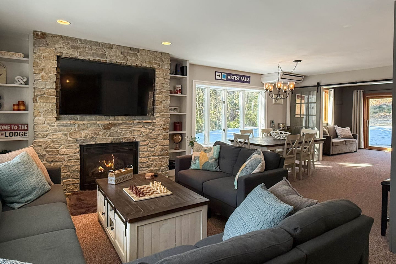 The West Nest | Private, Hot Tub, Central, 4 Bdrm