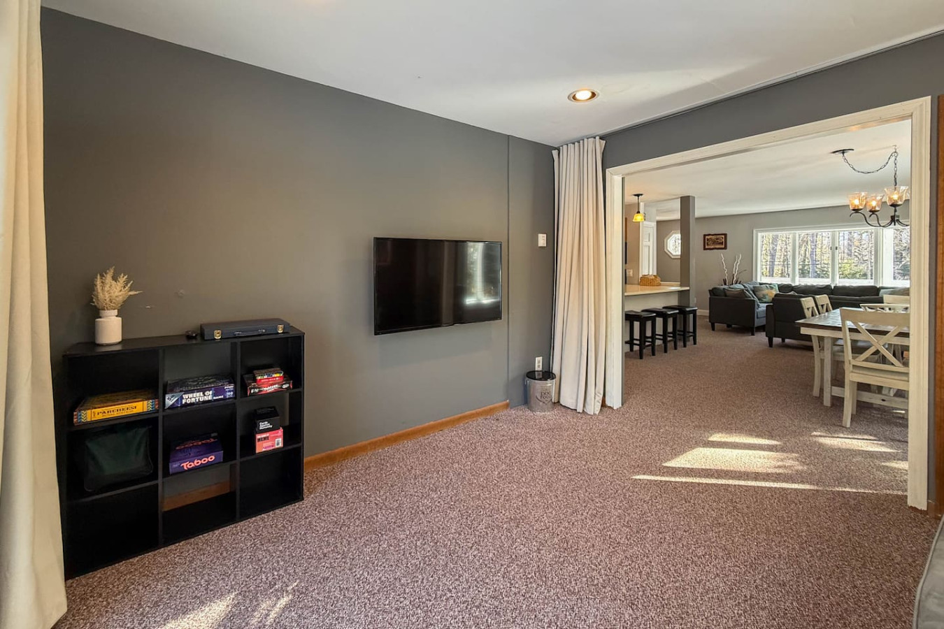 The West Nest | Private, Hot Tub, Central, 4 Bdrm