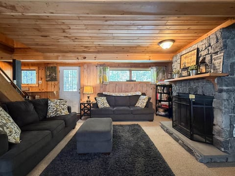 Lovewell Lodge | Cozy Cabin w/ Firepit and Kayaks