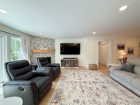Hemlock Hideaway | 4500 ft.² New Build w/ Hot Tub