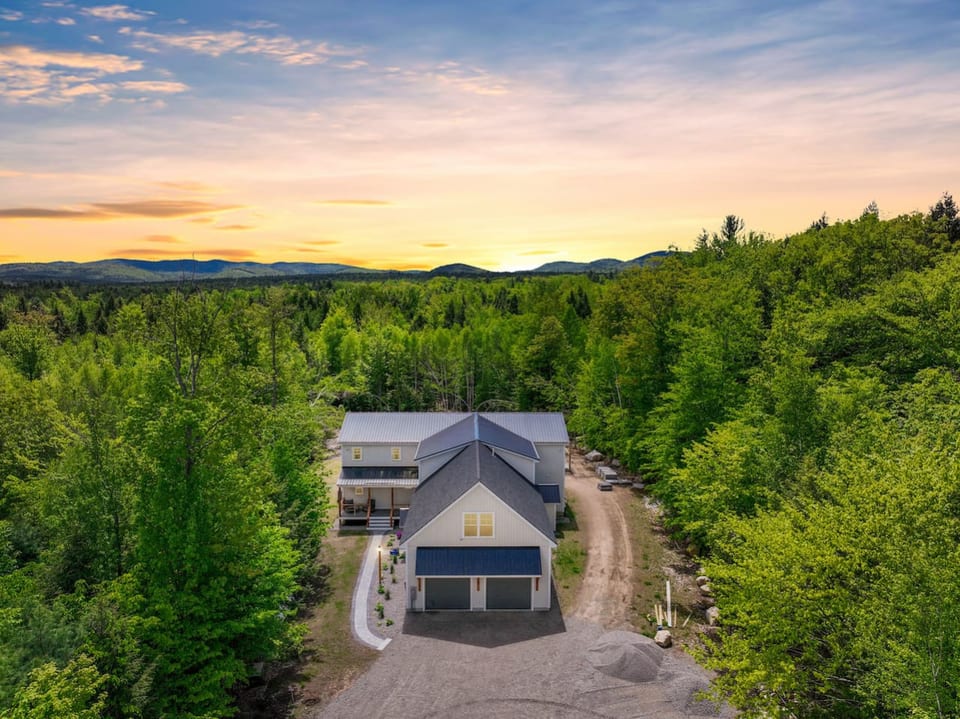 Hemlock Hideaway | 4500 ft.² New Build w/ Hot Tub - North Conway