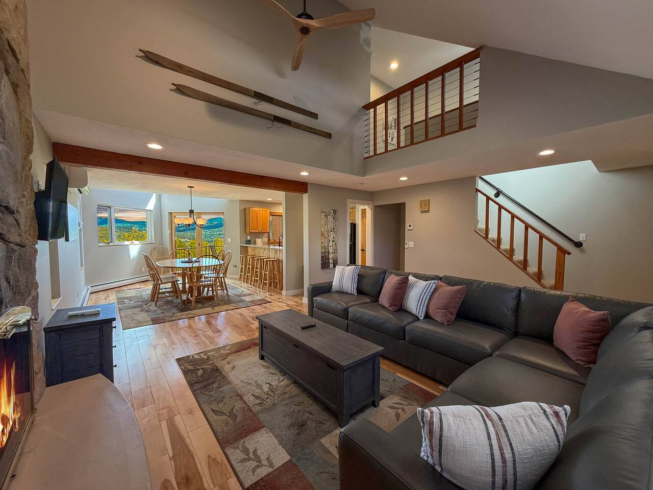 Vista Ridge | Mountain Escape, Majestic Views + AC