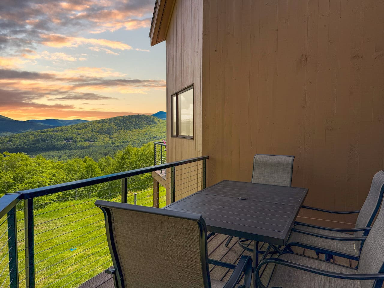 Vista Ridge | Mountain Escape, Majestic Views + AC