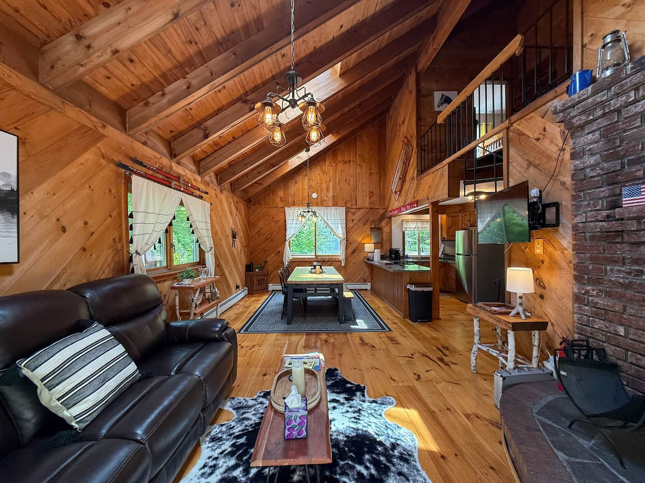 The Ridgehouse | Cozy Cabin, Heart of Bartlett