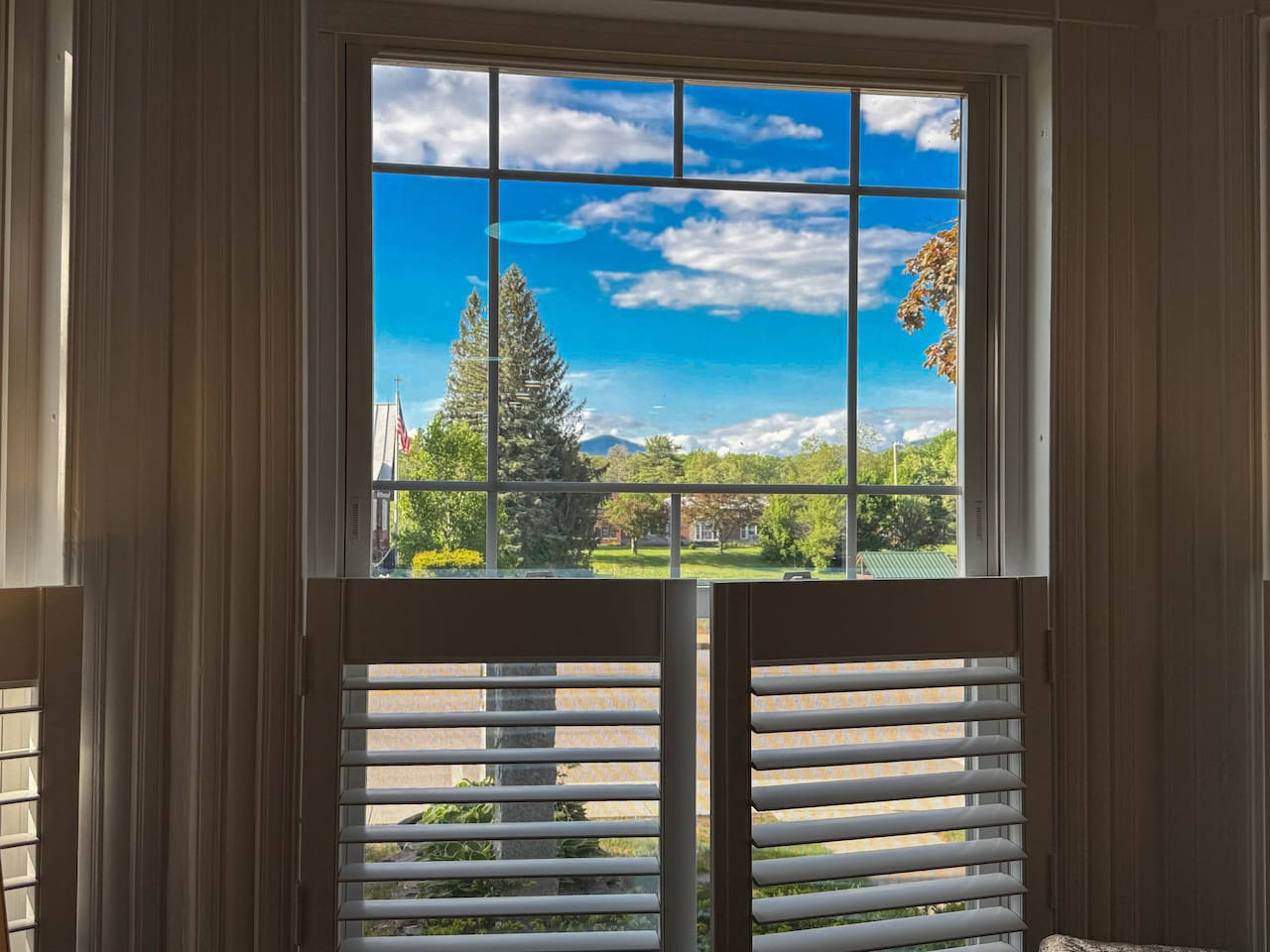 The Manor on Main | Hot Tub, Pond Access, 5 Bedrms