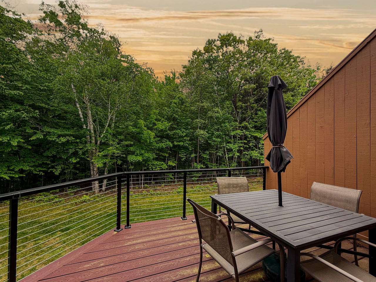 The Bird's Nest | Modern Escape Close to Storyland