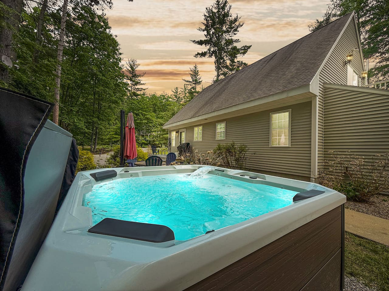 The North Nook | Hot Tub, Walk to the Saco River