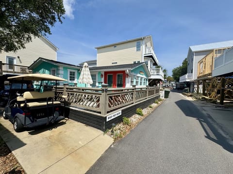 ⭐ Bright & Spacious Beach Cottage | Steps to the Beach | Golf Cart Included | Ocean Lakes