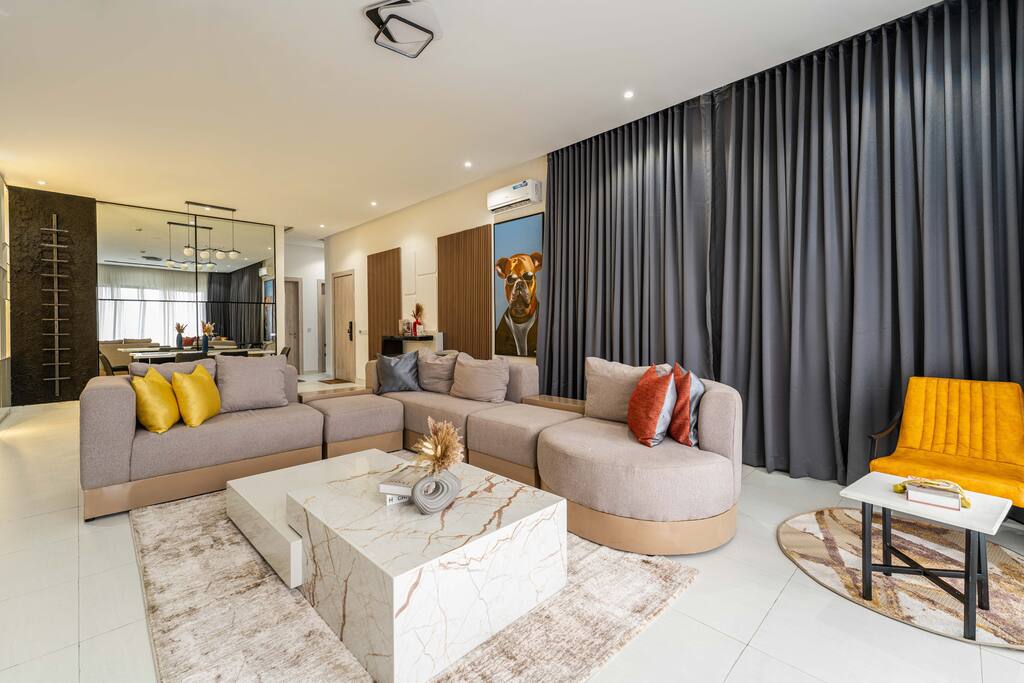 George Residence – Comfy 2BR in Lekki | Free Wi-Fi