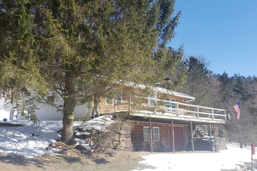 fall-catskills-retreat-with-fire-place-+-views/