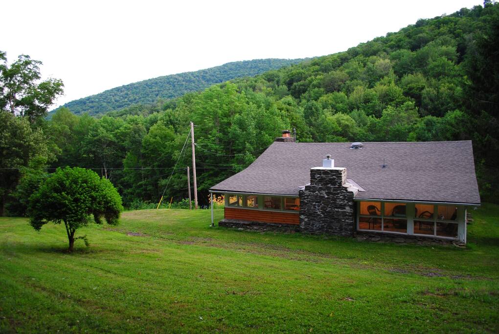 fall-catskills-retreat-with-fire-place-+-views/