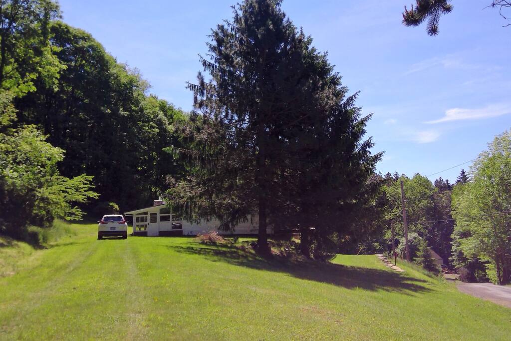 fall-catskills-retreat-with-fire-place-+-views/