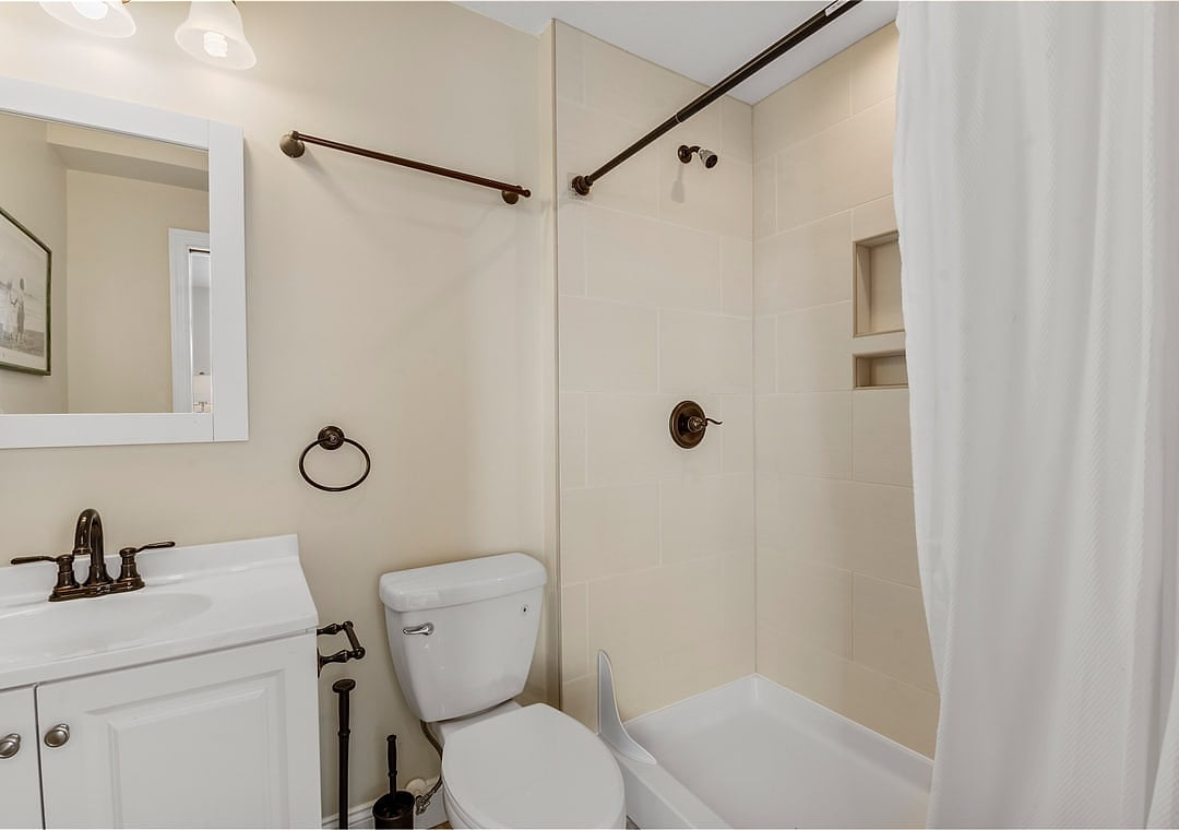 Ensuite Bathroom Bedroom #3 With walk-in shower
