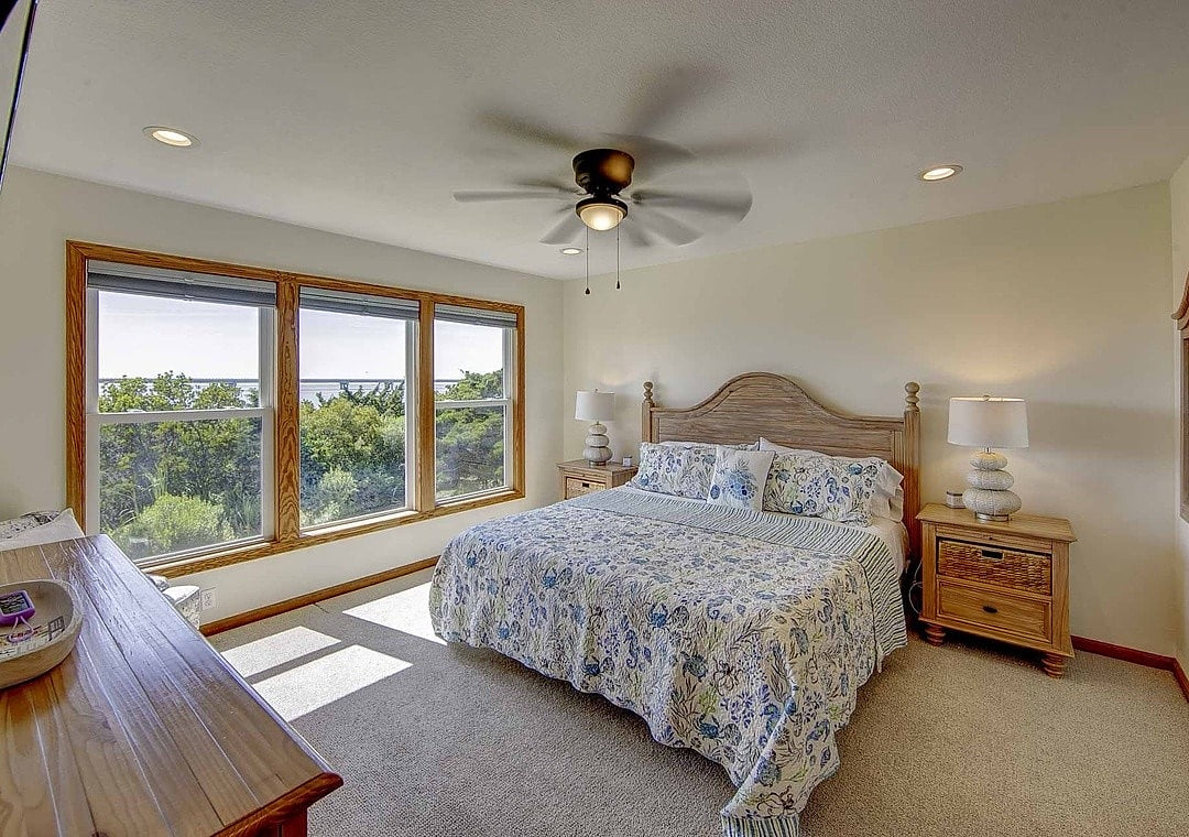 Waterfront Paradise Sound/Ocean Views Hot Tub Pet+ image 23