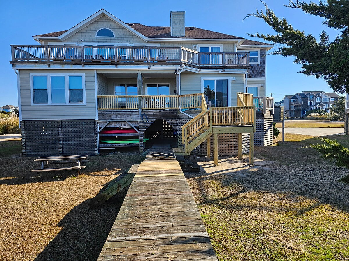 Waterfront Paradise Sound/Ocean Views Hot Tub Pet+ image 3 Luxury Waterfront Paradise 