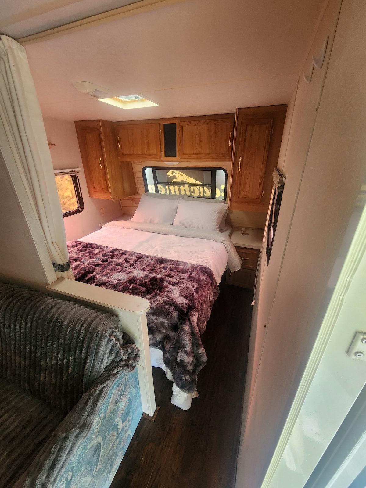 cozy-off-grid-getaway/