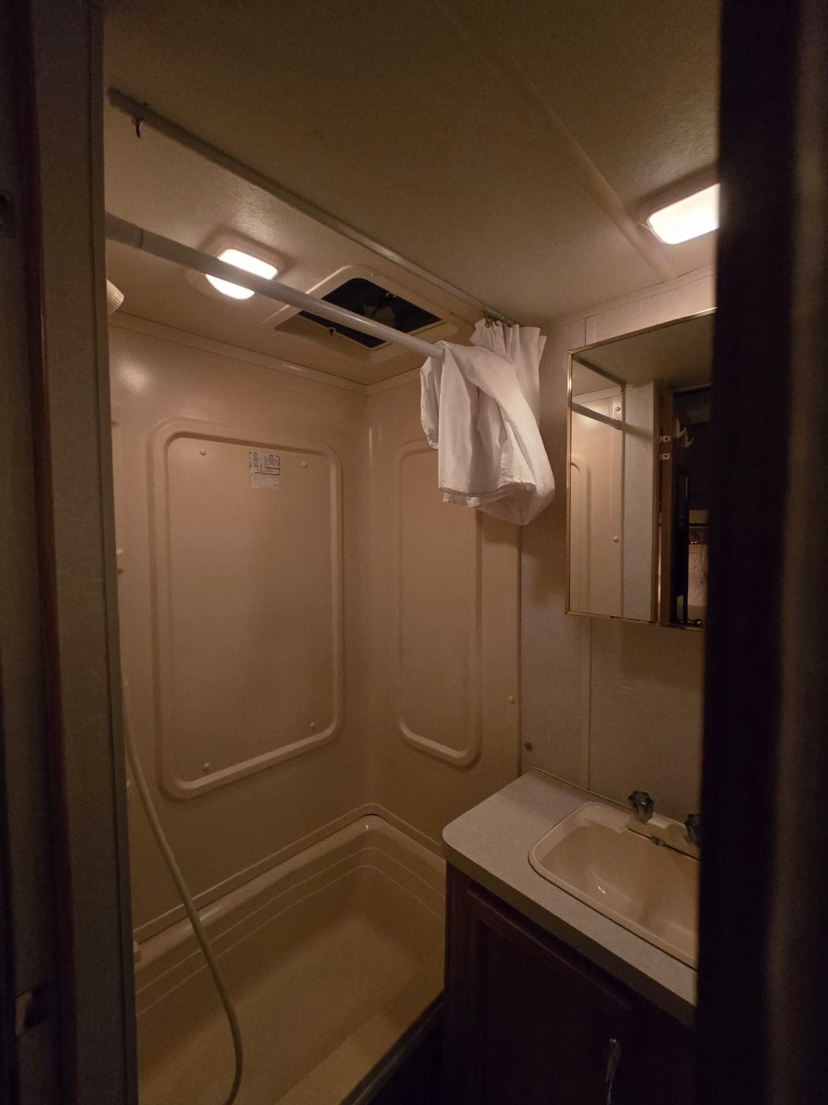 cozy-off-grid-getaway/