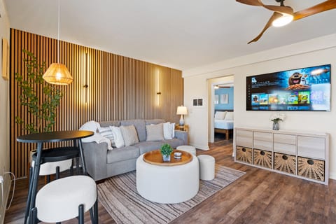 MISSION BEACH SURF LODGE in ❤️ of MISSION BEACH!!