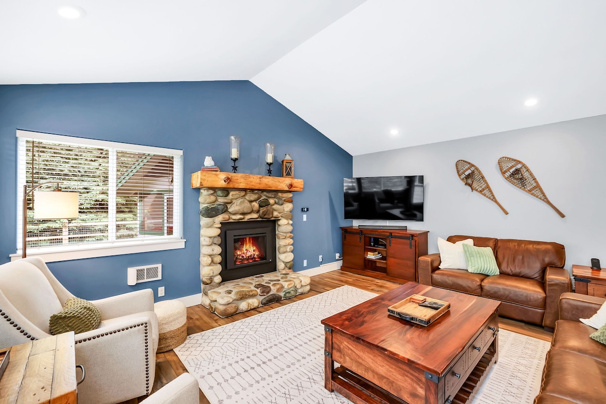 ☀ WALK TO PONDEROSA STATE PARK☀ SLEEPS 8☀ DOG OK☀