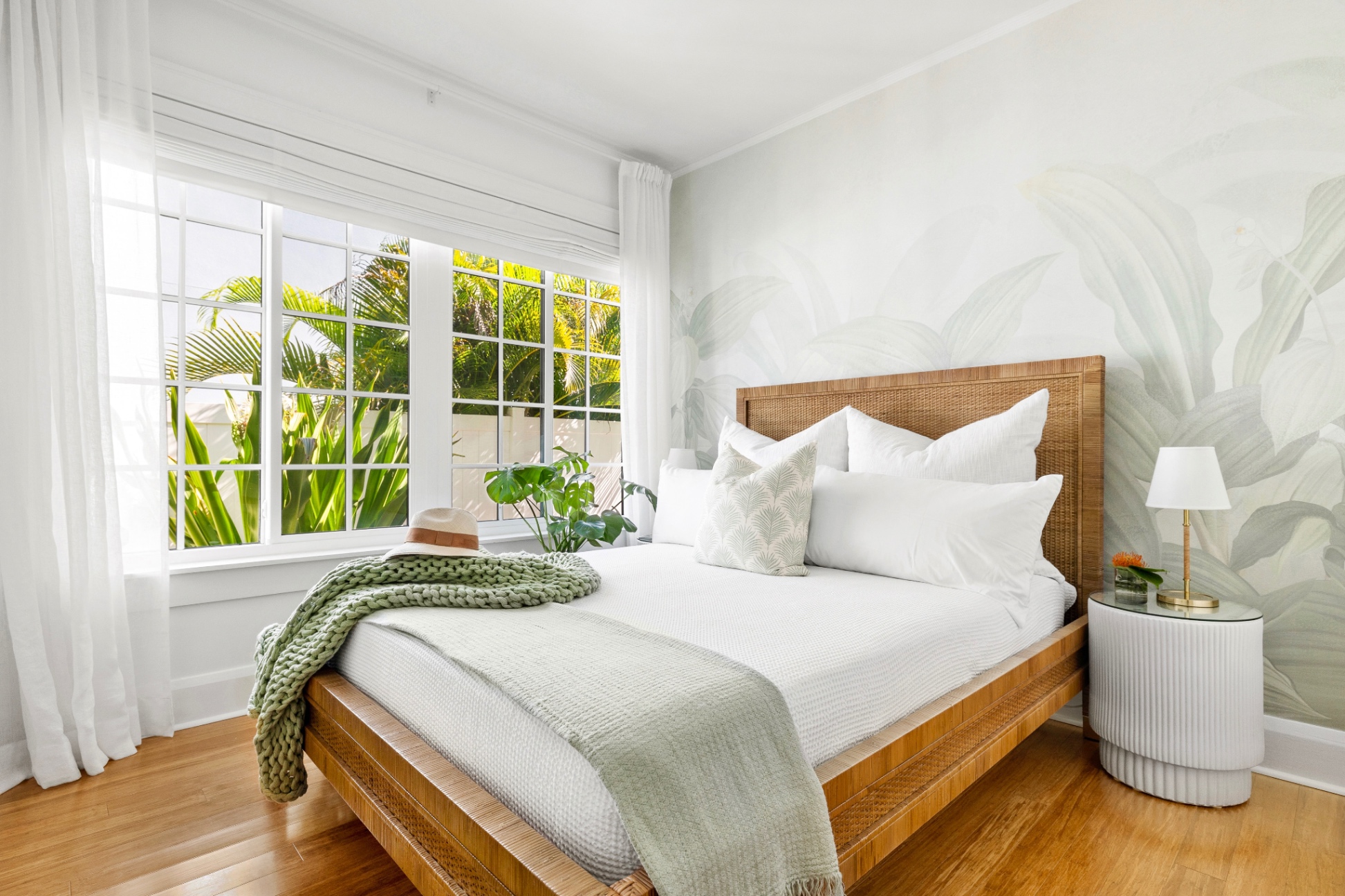 QUEEN Jungle Bedroom 2