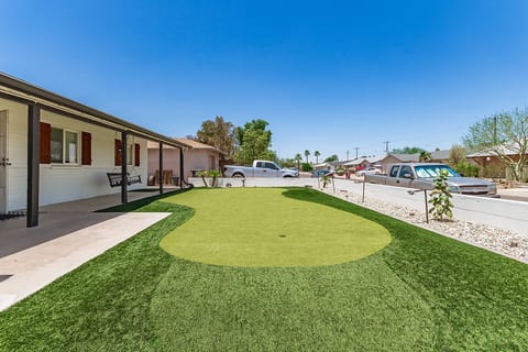Family-Friendly 4BDRM w/Pool, Garage, Fenced Yard image 4