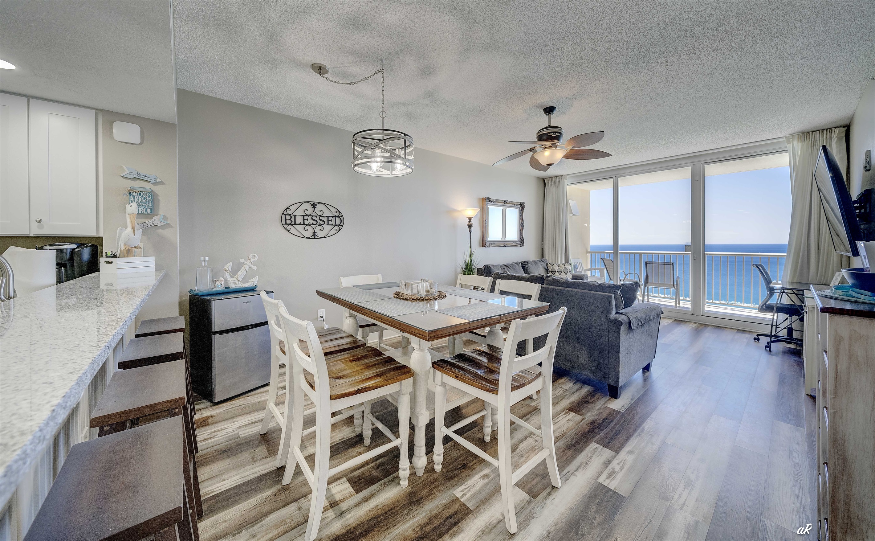 Majestic Beach 2203, 3/2, Beach Chairs, 2K/2Q, Res Parking Space