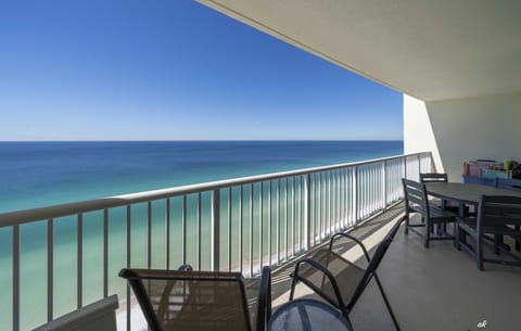 Majestic Beach 2203, 3/2, Beach Chairs, 2K/2Q, Res Parking Space