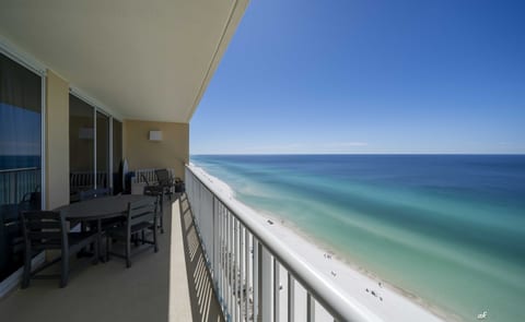 Majestic Beach 2203, 3/2, Beach Chairs, 2K/2Q, Res Parking Space