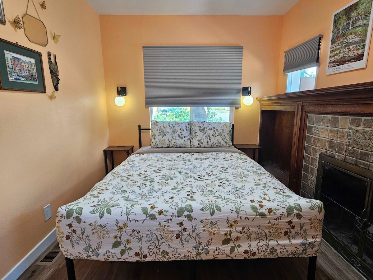 The Dutch Room - 10 min bus to downtown