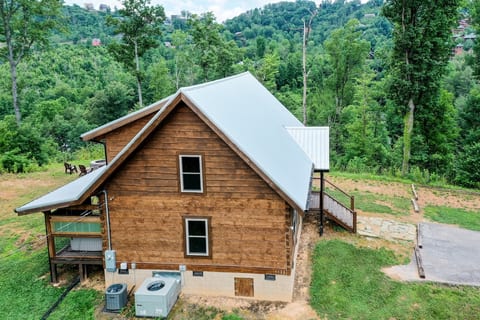 Hand Hewn Log Cabin in the Heart of Gatlinburg.