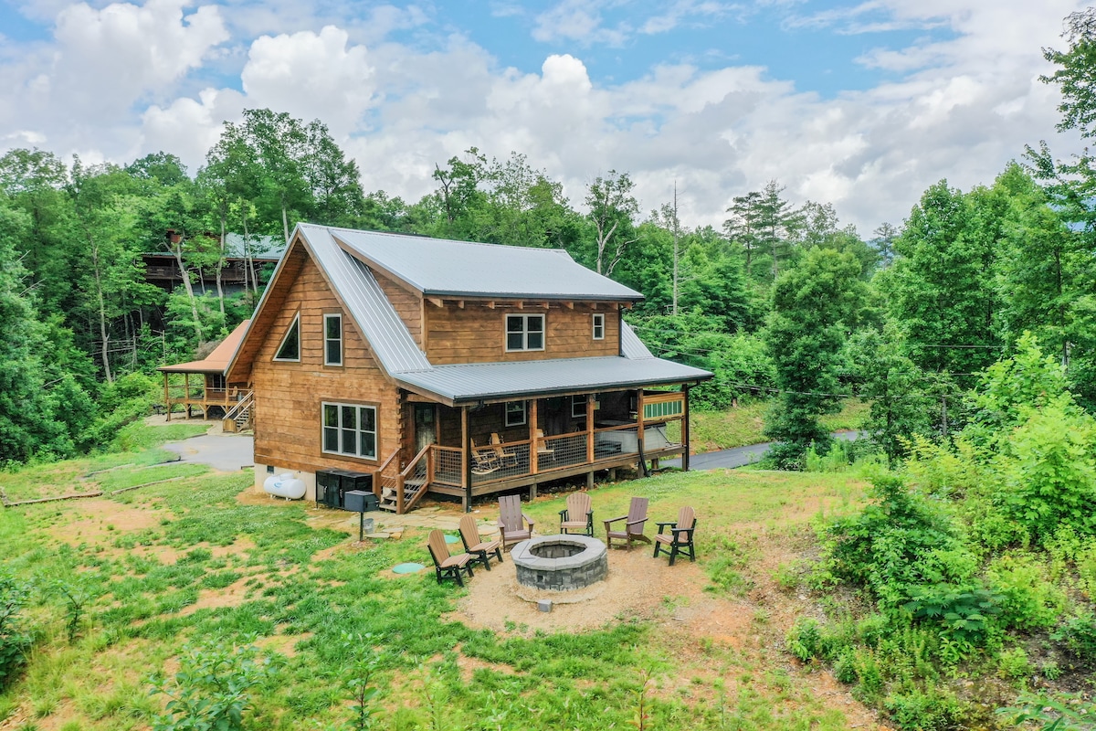 Hand Hewn Log Cabin in the Heart of Gatlinburg.