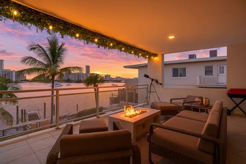Waterfront Luxe Condo | Walking Distance to Beach