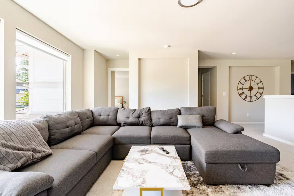 groups-live-luxe-or-4k-sqft-by-famous-golf-course/